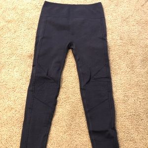 Fabletics 3/4 length high waisted leggings